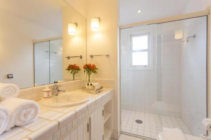Aberdeen Premium Stay - image 11