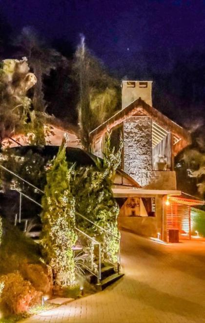 Chalét-Casa e Bangalo- Villa-Jacuzzi-Sauna-Lareira-Privativo - image 25