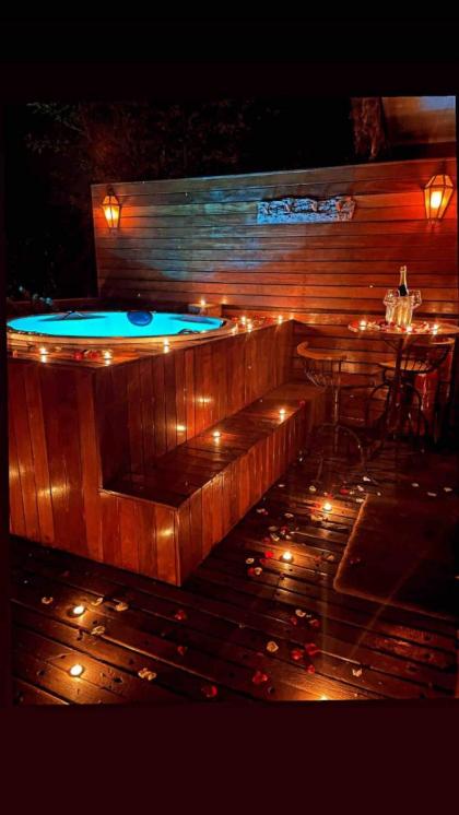 Chalét-Casa e Bangalo- Villa-Jacuzzi-Sauna-Lareira-Privativo - image 27