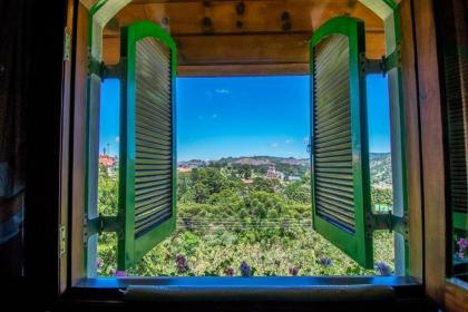 Casa com jardim e área gourmet em Campos do Jordão - image 26