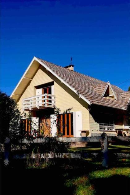 Lindo chalé em meio a natureza ao lado do centro - image 25