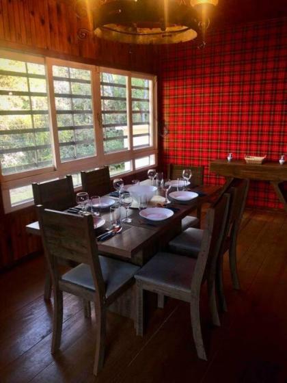 Lindo chalé em meio a natureza ao lado do centro - image 29